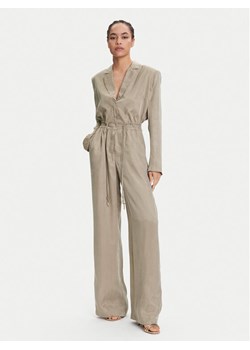 Guess Kombinezon W5YD14 WH5N2 Beżowy Regular Fit ze sklepu MODIVO w kategorii Kombinezony damskie - zdjęcie 185713780
