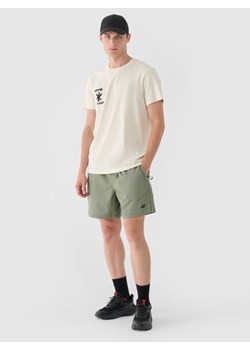 Męskie spodenki casual 4F 4FRSS24TSHOM663 - oliwkowe ze sklepu Sportstylestory.com w kategorii Spodenki męskie - zdjęcie 185716291