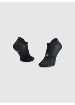 Damskie skarpetki treningowe (3-pack) 4F 4FWMM00UFSOF244 - czarne ze sklepu Sportstylestory.com w kategorii Skarpetki damskie - zdjęcie 185716384