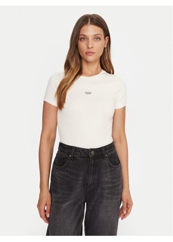 Guess Jeans T-Shirt W5BP45 KA0H1 Beżowy Slim Fit ze sklepu MODIVO w kategorii Bluzki damskie - zdjęcie 185724132