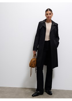 Mohito - Czarny trencz z paskiem - czarny ze sklepu Mohito w kategorii Płaszcze damskie - zdjęcie 185726174