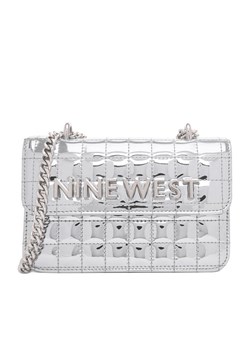 Torebka Nine West EO-Glamercy-Grace-LX10060 Srebrny ze sklepu eobuwie.pl w kategorii Kopertówki - zdjęcie 185729501