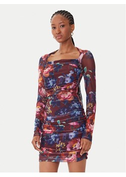 Guess Sukienka koktajlowa W5BK65 KCZC2 Kolorowy Slim Fit ze sklepu MODIVO w kategorii Sukienki - zdjęcie 185737514