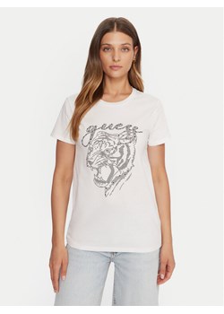 Guess T-Shirt W5BI32 K9RM1 Biały Relaxed Fit ze sklepu MODIVO w kategorii Bluzki damskie - zdjęcie 185737642
