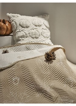 Sinsay - Narzuta na łóżko w kwiaty - beżowy ze sklepu Sinsay w kategorii Dom - zdjęcie 185743490