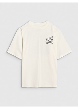 Chłopięcy t-shirt z nadrukiem 4FJRSS25TTSHM2866 - biały ze sklepu Sportstylestory.com w kategorii T-shirty chłopięce - zdjęcie 185745824