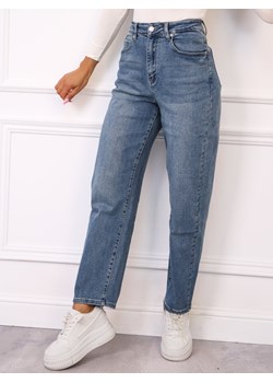 SPODNIE JEANSOWE MOM FIT Z WYSOKIM STANEM- NIEBIESKIE ze sklepu olika.com.pl w kategorii Jeansy damskie - zdjęcie 185746933