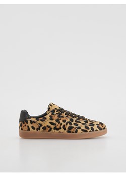 Reserved - Skórzane sneakersy w panterkę - wielobarwny ze sklepu Reserved w kategorii Buty sportowe damskie - zdjęcie 185747463