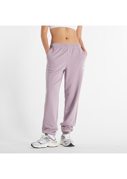 Spodnie damskie New Balance WP41500ICW – różowe ze sklepu New Balance Poland w kategorii Spodnie damskie - zdjęcie 185753001