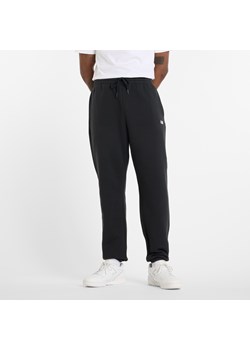Spodnie męskie New Balance MP41503BK – czarne ze sklepu New Balance Poland w kategorii Spodnie męskie - zdjęcie 185753292