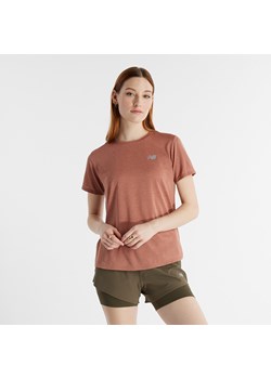 Koszulka damska New Balance WT41253SWA – brązowa ze sklepu New Balance Poland w kategorii Bluzki damskie - zdjęcie 185753704
