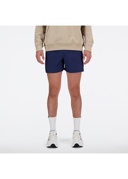 Spodenki męskie New Balance MS41286NNY – granatowe ze sklepu New Balance Poland w kategorii Spodenki męskie - zdjęcie 185753813