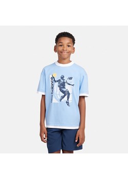 Koszulka dziecięca New Balance LAKB0155ELE – niebieska ze sklepu New Balance Poland w kategorii T-shirty chłopięce - zdjęcie 185754241
