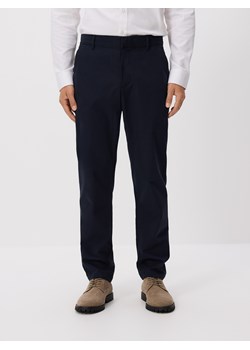 Reserved - Spodnie chino slim fit - granatowy ze sklepu Reserved w kategorii Spodnie męskie - zdjęcie 185756963