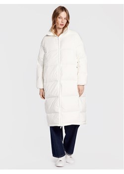Calvin Klein Płaszcz zimowy Seamless Lofty K20K204691 Écru Regular Fit - id: 0000301143741 - marki Calvin Klein - 185761132 Calvin Klein Płaszcz zimowy Seamless Lofty K20K204691 Écru Regular Fit ze sklepu MODIVO w kategorii Płaszcze damskie - zdjęcie 185761132