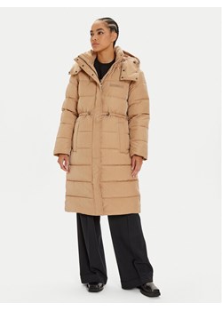 Calvin Klein Płaszcz zimowy K20K207740 Beżowy Regular Fit ze sklepu MODIVO w kategorii Kurtki damskie - zdjęcie 185761193