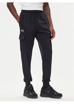 Under Armour Spodnie dresowe Ua Rival 1382134 Czarny Regular Fit ze sklepu MODIVO w kategorii Spodnie męskie - zdjęcie 185761534