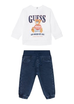 Guess Komplet bluza i spodnie materiałowe I5BG01 KAD74 Biały Regular Fit ze sklepu MODIVO w kategorii Odzież dla niemowląt - zdjęcie 185761753