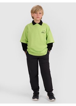 Chłopięce spodnie joggery casual 4F 4FJWAW25TTROM1259 - czarne ze sklepu Sportstylestory.com w kategorii Spodnie chłopięce - zdjęcie 185769822