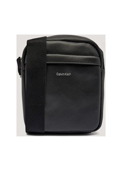 Calvin Klein Reporterka RAISED ze sklepu Gomez Fashion Store w kategorii Torby męskie - zdjęcie 185770671