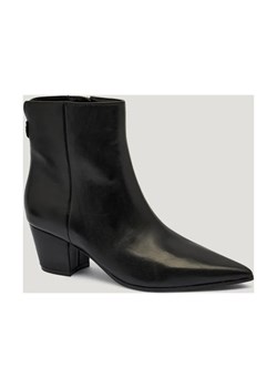Guess Skórzane botki na słupku HALISA ze sklepu Gomez Fashion Store w kategorii Botki - zdjęcie 185771080