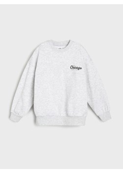 Sinsay - Bluza crewneck z napisem - szary - id: 236AY-09M - marki Sinsay - 185787200 Sinsay - Bluza crewneck z napisem - szary ze sklepu Sinsay w kategorii Bluzy chłopięce - zdjęcie 185787200