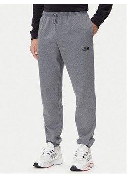 The North Face Spodnie dresowe Simple Dome NF0A8C1W Szary Regular Fit ze sklepu MODIVO w kategorii Spodnie męskie - zdjęcie 185792910