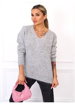SWETER OVERSIZE Z DEKOLTEM W SEREK- SZARY ze sklepu olika.com.pl w kategorii Swetry damskie - zdjęcie 185795043