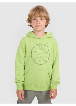 Chłopięca bluza nierozpinana z kapturem 4F 4FJWAW25TSWSM1958 - zielona ze sklepu Sportstylestory.com w kategorii Bluzy chłopięce - zdjęcie 185805682