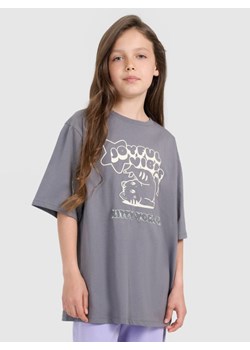 Dziewczęcy t-shirt oversize z nadrukiem 4F 4FJRAW25TTSHF3197 - szary ze sklepu Sportstylestory.com w kategorii Bluzki dziewczęce - zdjęcie 185837610