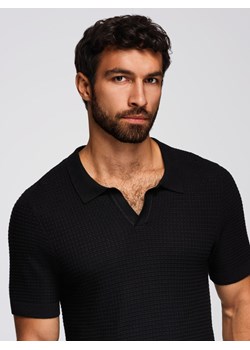 Dzianinowa koszulka męska polo bez zapięcia – czarna V3 OM-POSS-0157 ze sklepu ombre w kategorii T-shirty męskie - zdjęcie 185843382