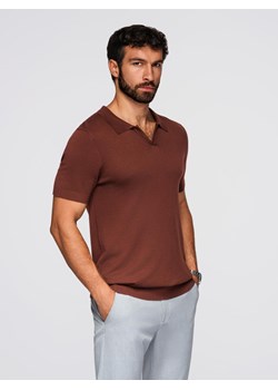 Koszulka męska polo bez guzików z klasycznym splotem – ciemnobrązowa V4 OM-POSS-0159 ze sklepu ombre w kategorii T-shirty męskie - zdjęcie 185843623