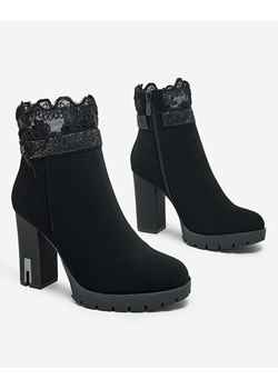 Royalfashion Damskie botki na słupku z ozdobą Leroleda ze sklepu royalfashion.pl w kategorii Botki - zdjęcie 185844881