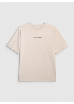 Chłopięcy t-shirt z nadrukiem 4F 4FJWSS25TTSHM1879 - beżowy ze sklepu Sportstylestory.com w kategorii T-shirty chłopięce - zdjęcie 185854471