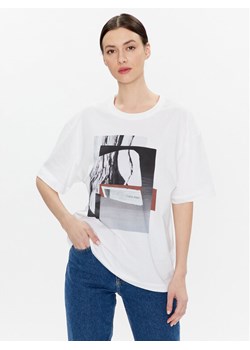 Calvin Klein T-Shirt Photo Print Graphic K20K204995 Biały Relaxed Fit ze sklepu MODIVO w kategorii Bluzki damskie - zdjęcie 185869061