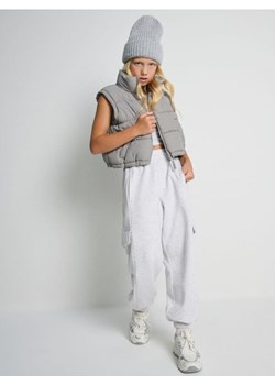 Sinsay - Spodnie jogger z bocznymi kieszeniami - szary - id: 030EU-09M - marki Sinsay - 185883291 Sinsay - Spodnie jogger z bocznymi kieszeniami - szary ze sklepu Sinsay w kategorii Spodnie dziewczęce - zdjęcie 185883291