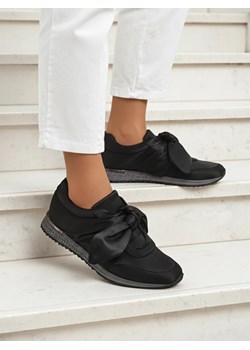 Royalfashion Sneakersy damskie z kokardą Socca ze sklepu royalfashion.pl w kategorii Buty sportowe damskie - zdjęcie 185885380
