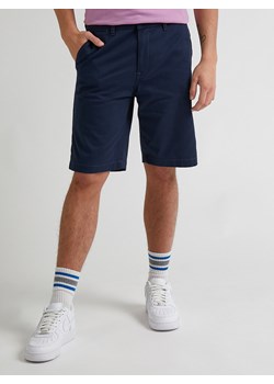 MĘSKIE SZORTY MATERIAŁOWE LEE REGULAR CHINO SHORT DEEP NAVY 112332254 ze sklepu YouNeedit.pl w kategorii Spodenki męskie - zdjęcie 185887080