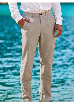 Sinsay - Spodnie chino slim fit w kratę - kremowy ze sklepu Sinsay w kategorii Spodnie męskie - zdjęcie 185894601