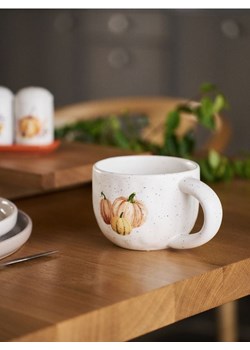 Sinsay - Nakrapiany kubek ceramiczny z motywem dyni - wielobarwny ze sklepu Sinsay w kategorii Kubki - zdjęcie 185895080