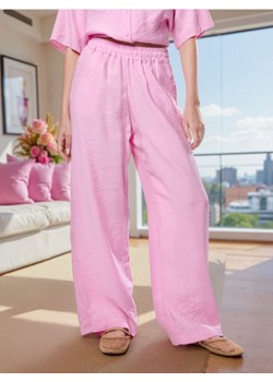 Sinsay - Spodnie wide leg z modalem - różowy ze sklepu Sinsay w kategorii Spodnie damskie - zdjęcie 185895342