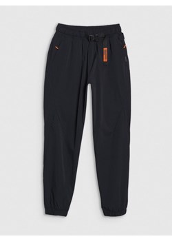 Damskie spodnie casual 4F 4FWSS25TTROF1002 - czarne ze sklepu Sportstylestory.com w kategorii Spodnie damskie - zdjęcie 185900044