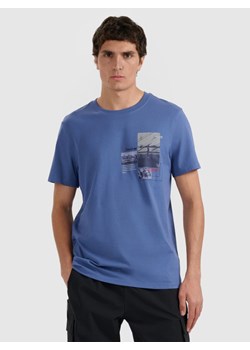 Męski t-shirt z nadrukiem 4F 4FRAW25TTSHM3256 - granatowy ze sklepu Sportstylestory.com w kategorii T-shirty męskie - zdjęcie 185900533