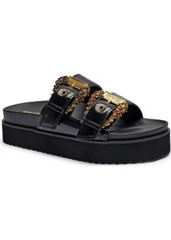 Versace Jeans Couture Klapki ARIZONA ze sklepu Gomez Fashion Store w kategorii Klapki damskie - zdjęcie 185900774