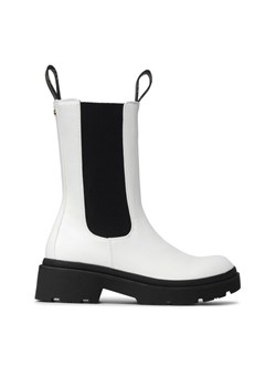Guess Kozaki Lori FL7LOR ELE10 Biały ze sklepu MODIVO w kategorii Workery damskie - zdjęcie 185913043