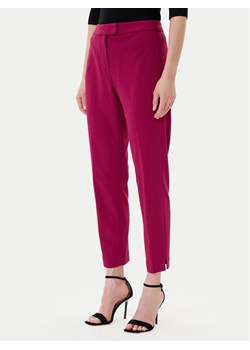 DKNY Chinosy P9RK6AWP Bordowy Slim Fit ze sklepu MODIVO w kategorii Spodnie damskie - zdjęcie 185913334