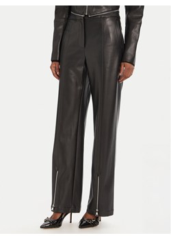 KARL LAGERFELD Spodnie z imitacji skóry A3W10091 Czarny Straight Fit ze sklepu MODIVO w kategorii Spodnie damskie - zdjęcie 185913420