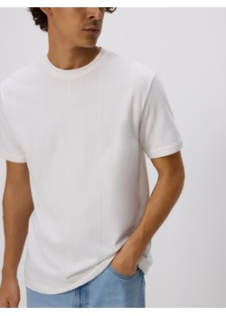 Reserved - Strukturalny t-shirt comfort fit - złamana biel ze sklepu Reserved w kategorii T-shirty męskie - zdjęcie 185936300