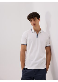 Reserved - Koszulka polo regular z lamówką - biały ze sklepu Reserved w kategorii T-shirty męskie - zdjęcie 185944043