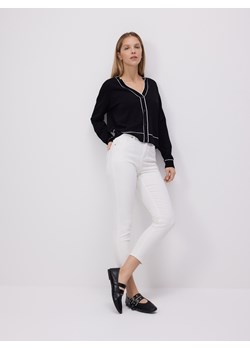 Reserved - Jeansy slim push up - biały ze sklepu Reserved w kategorii Jeansy damskie - zdjęcie 185946043